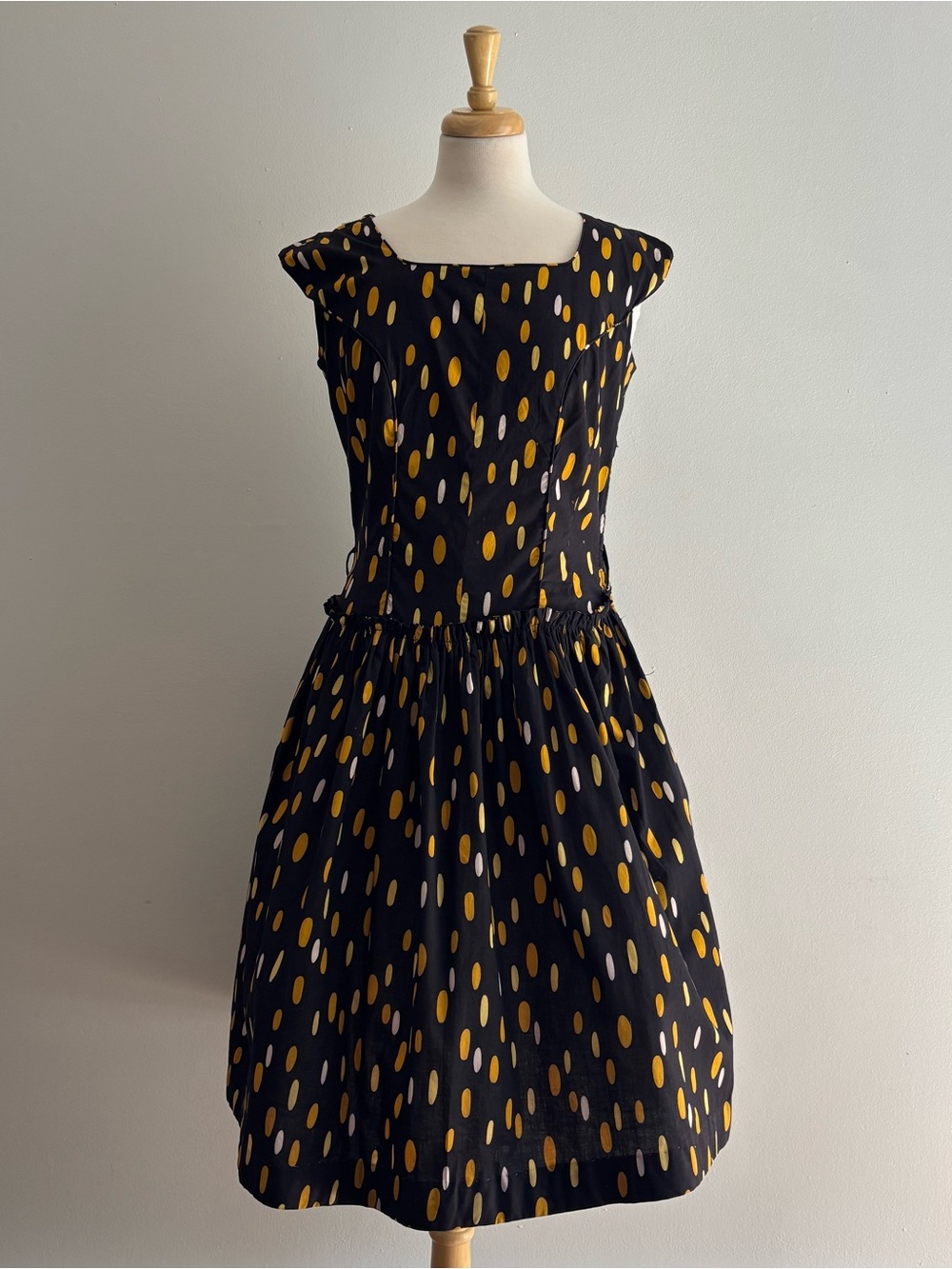 Vintage 1950s Black & Orange Novelty Print Sleeveless Dress / 30 waist